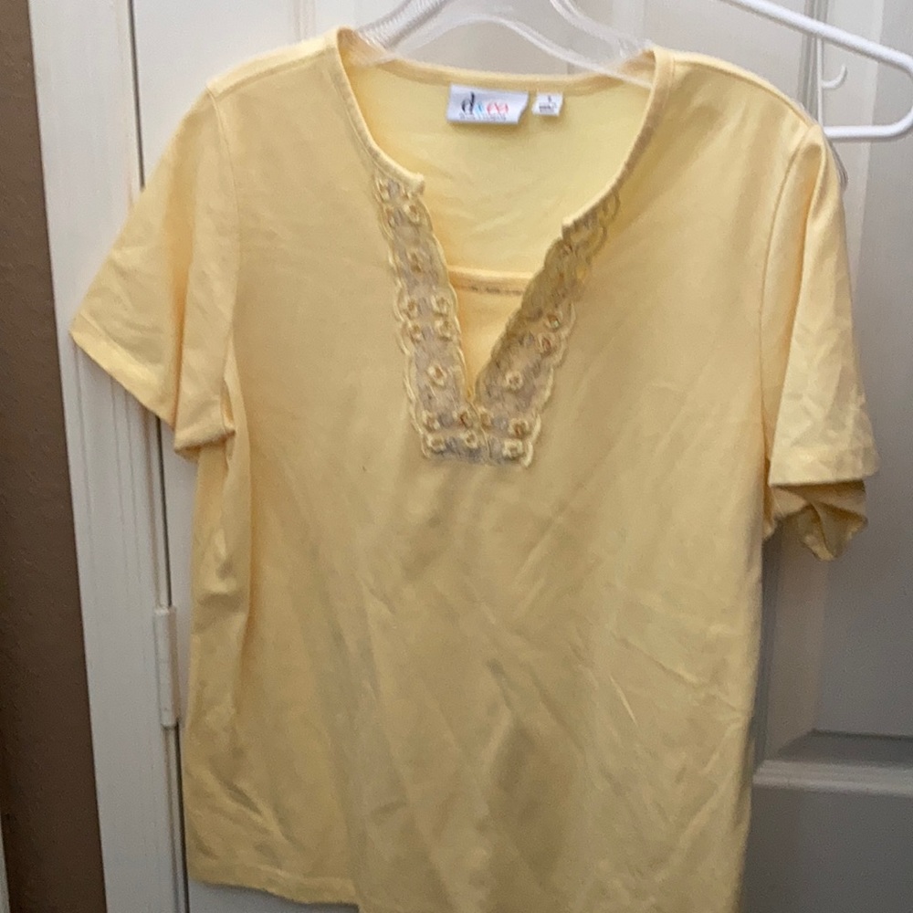 FINAL MARKDOWN Decorative denim & company tee (S)